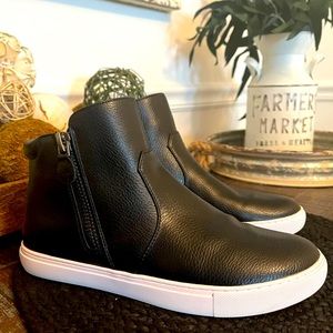 ♦️Gentle Souls Leather Sneakers